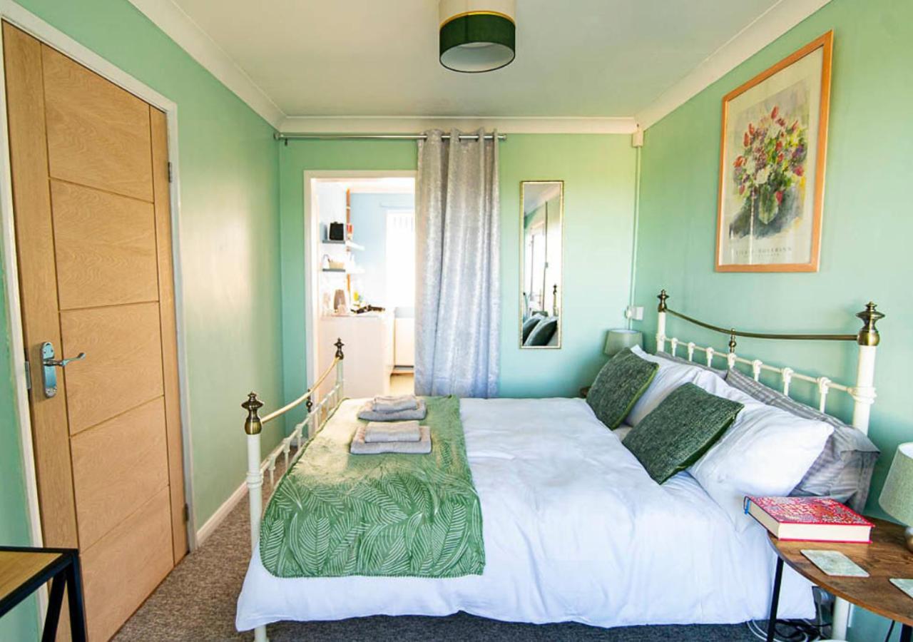 Broadstairs, Bays & Golf - Sleeps 2 Appartamento *